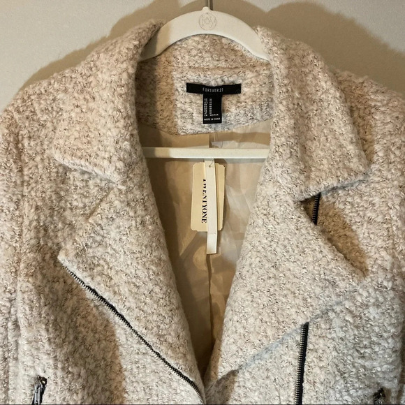 NWT Forever 21 Asymmetrical Zipper Faux Fur Moto Jacket M - Picture 2 of 12